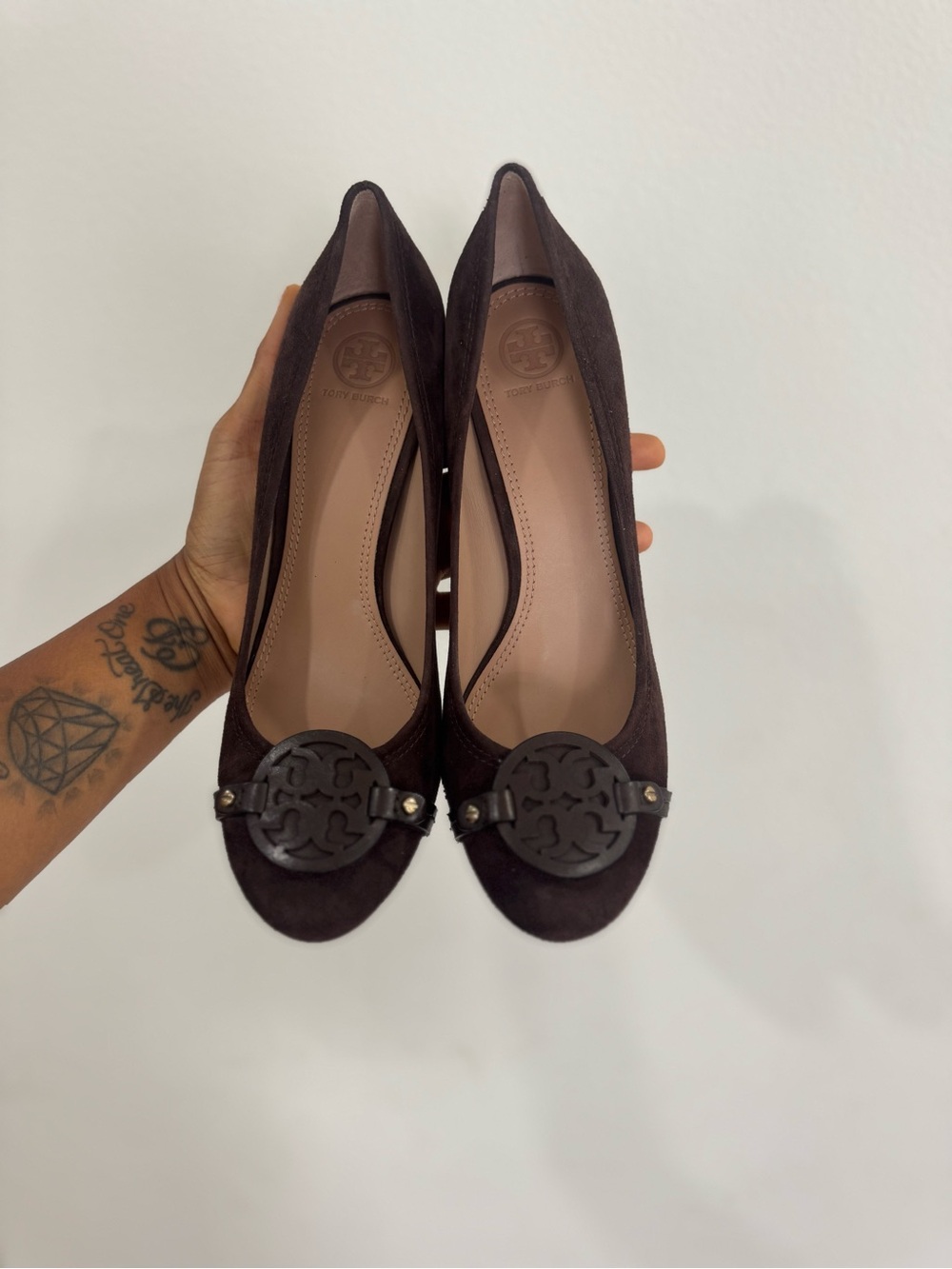 Tory Burch Dark Brown Suede Logo Heel Pumps - Picture 2 of 11